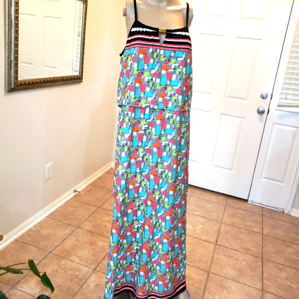 Scarlet 16 geometric print keyhole front with metal detail elastic waist maxi